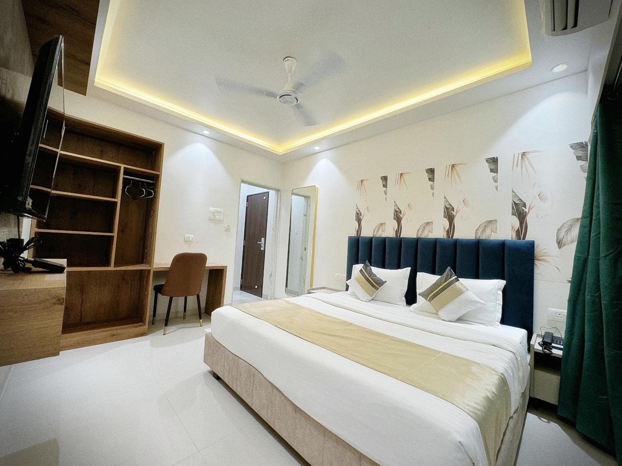 The Orion Premium Suites Bombaj Exteriér fotografie