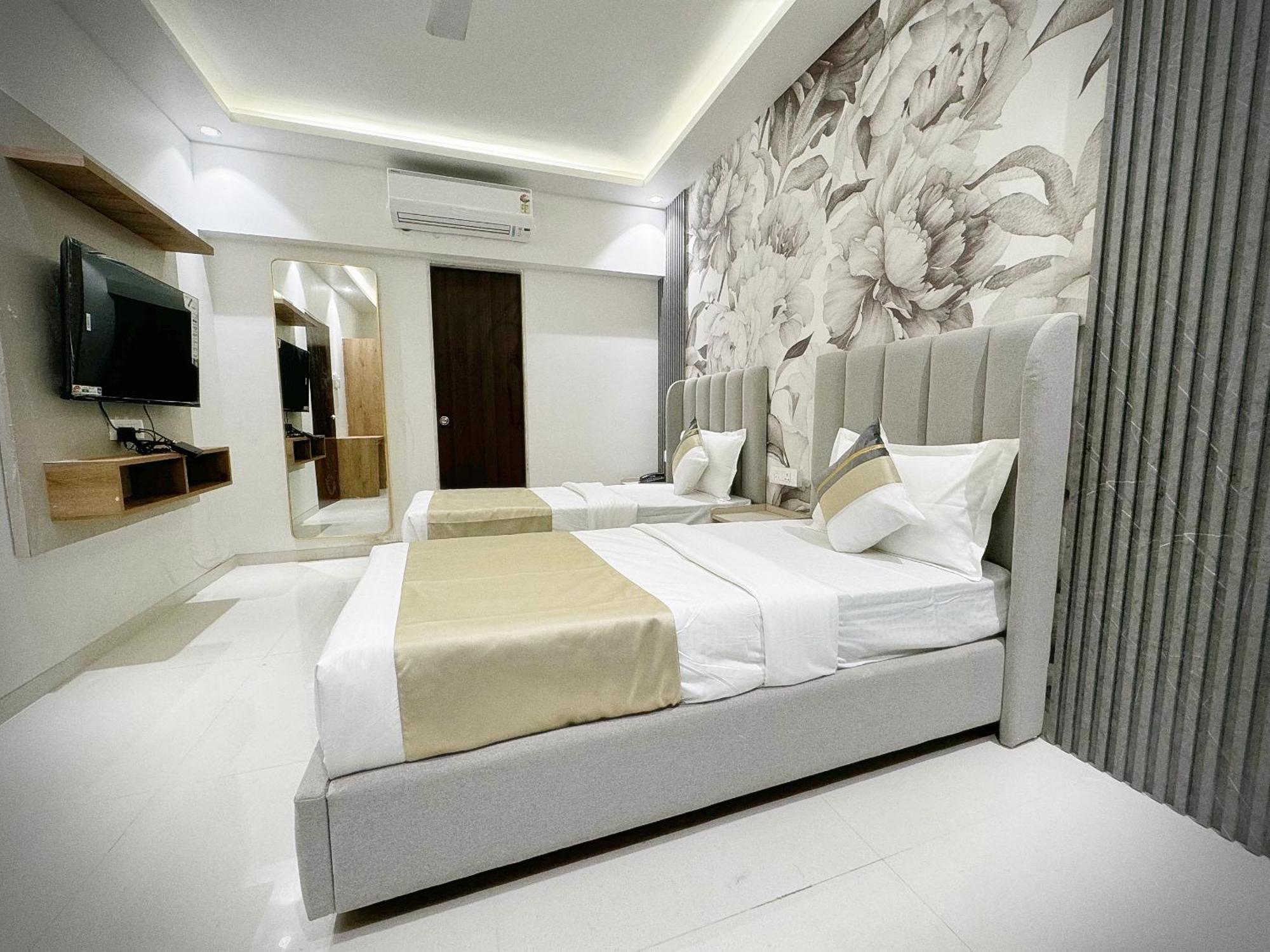 The Orion Premium Suites Bombaj Exteriér fotografie