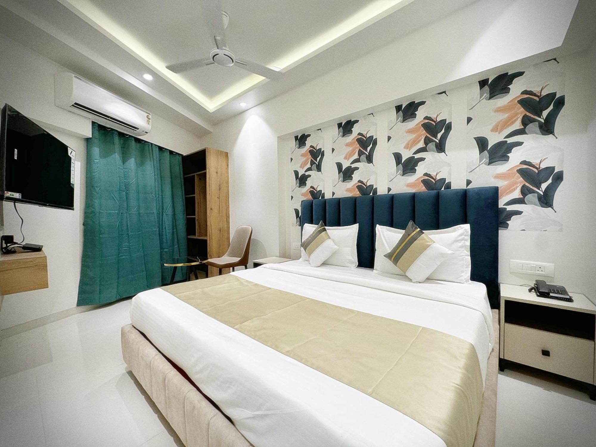 The Orion Premium Suites Bombaj Exteriér fotografie